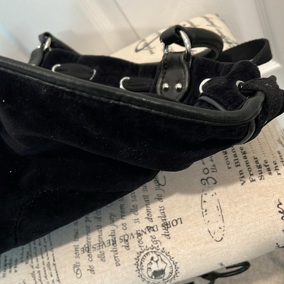 Velvet JUICY COUTURE Y2K shoulder bag with beautiful embroidery and wristlet - Picture 16 of 16